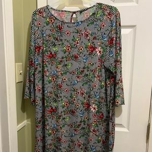 Women’s long multi color mid arm sleeve dress.